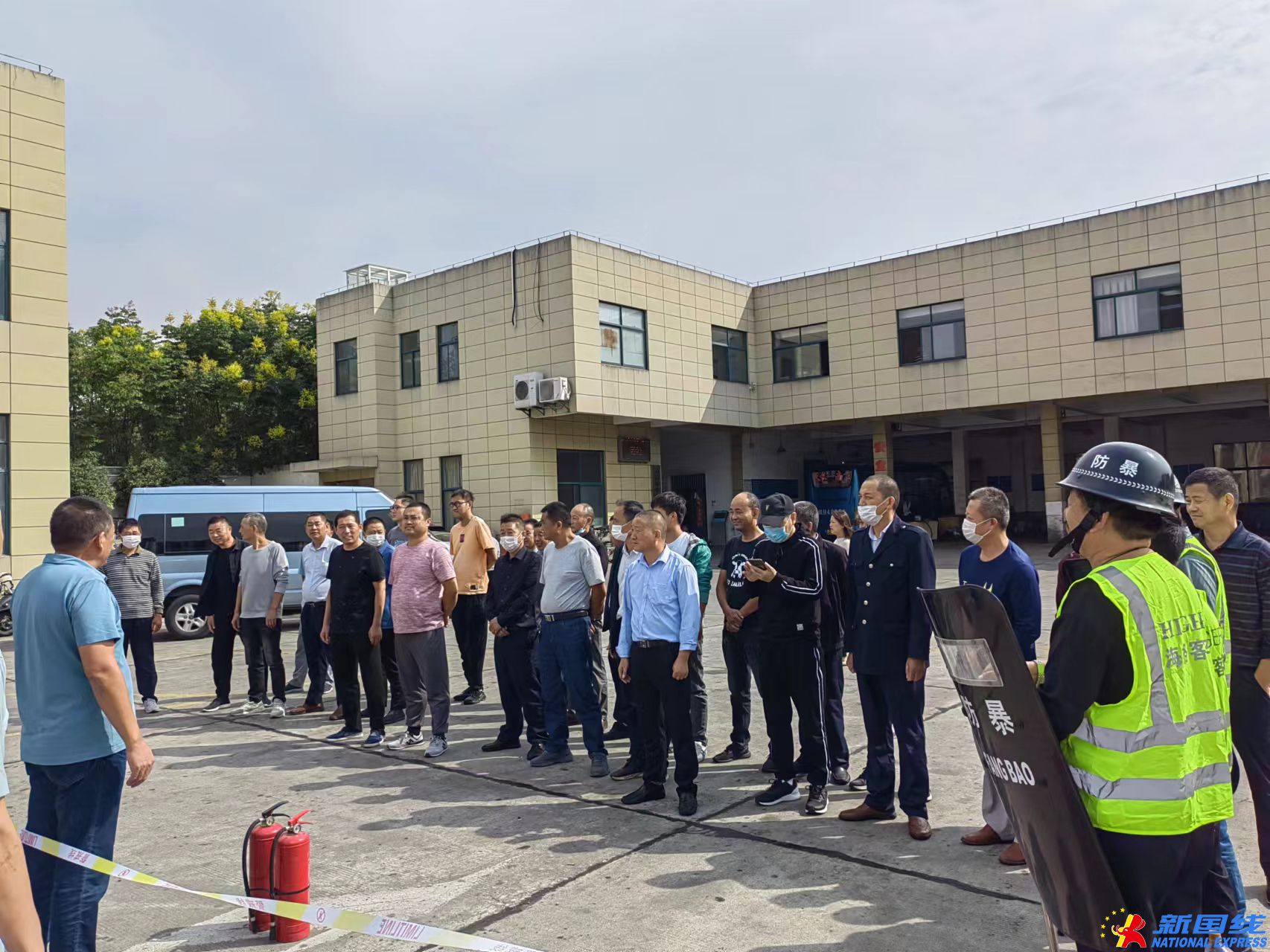 天长城市公交开展反恐防暴应急演练(图2)